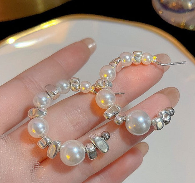 Pearl and silver earrings for office and collage or party. light weight