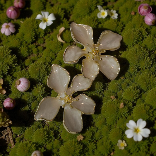 Blooming Buddy White